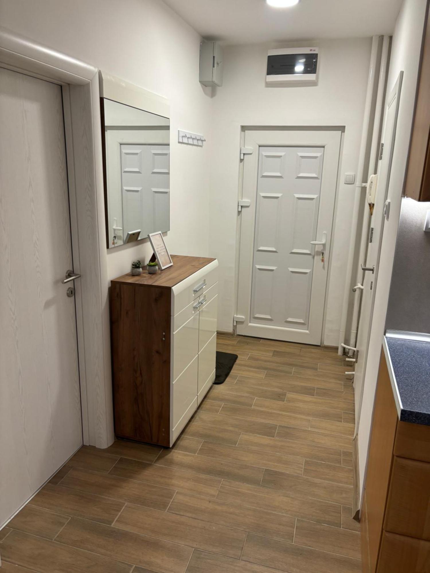 Vanja Apartman Вршац Екстер'єр фото